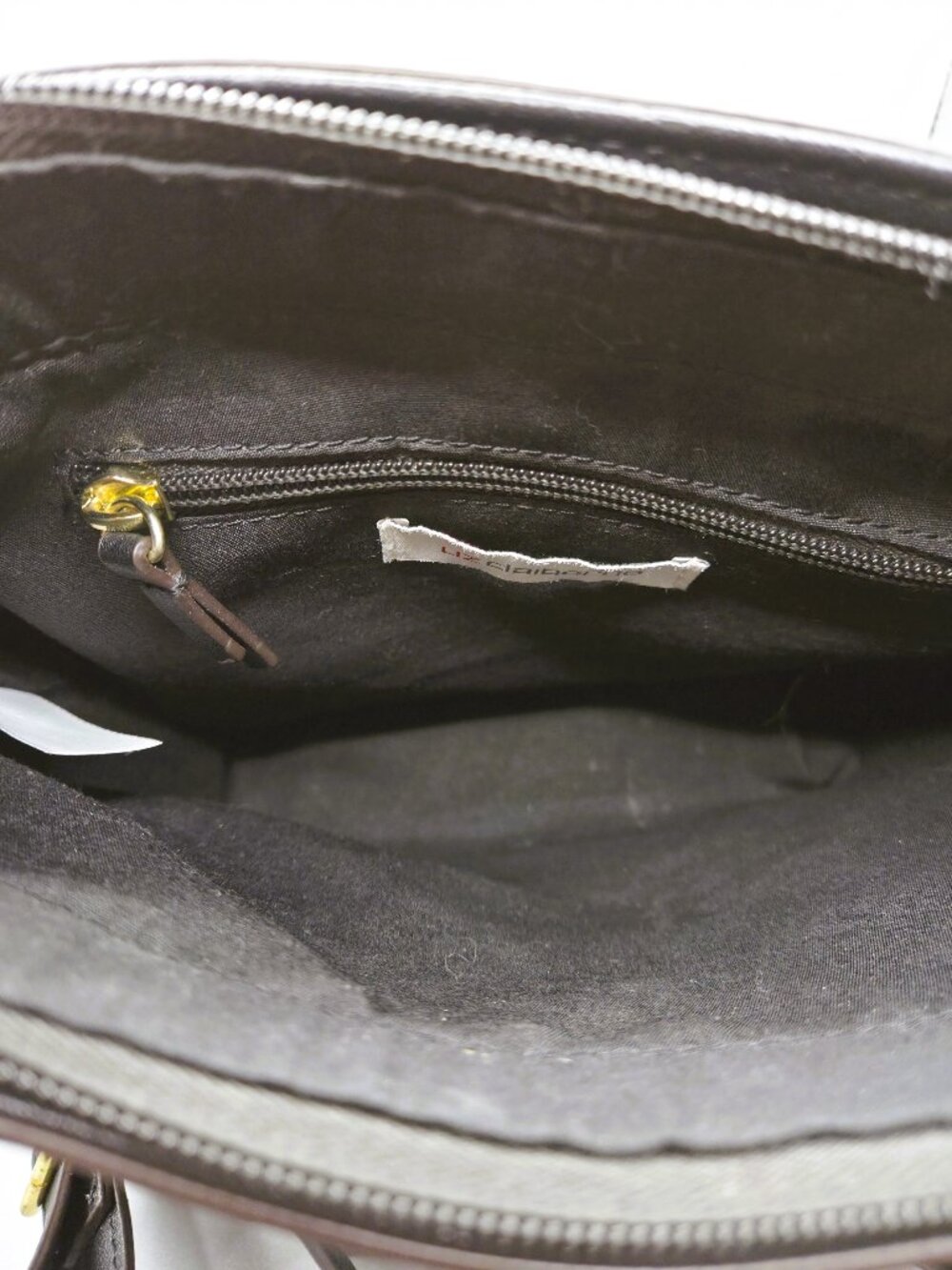 Liz Claiborne Crossbody Bag Black Gold Hardware Clasic Minimalist Everyday Purse - Picture 6 of 7